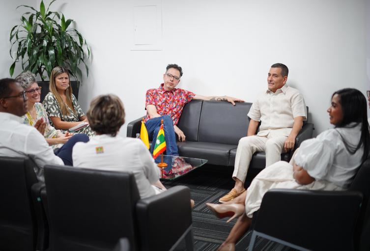 Ministro de Cultura Juan David Correa, y Dumek Turbay, alcalde de Cartagena