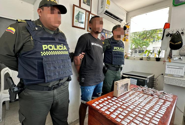 Policía Nacional captura a presunto jíbaro en Cartagena con estupefacientes y arma de fuego/ Cartagena/09/02/2025