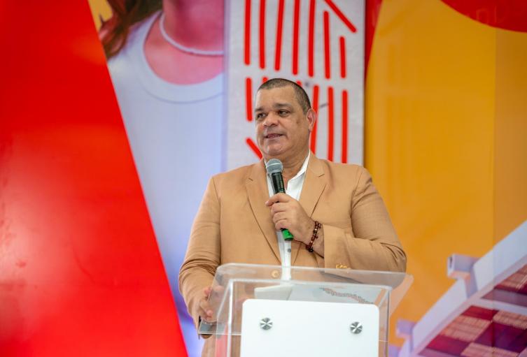 Rector de la Universidad de La Guajira, Carlos Robles.