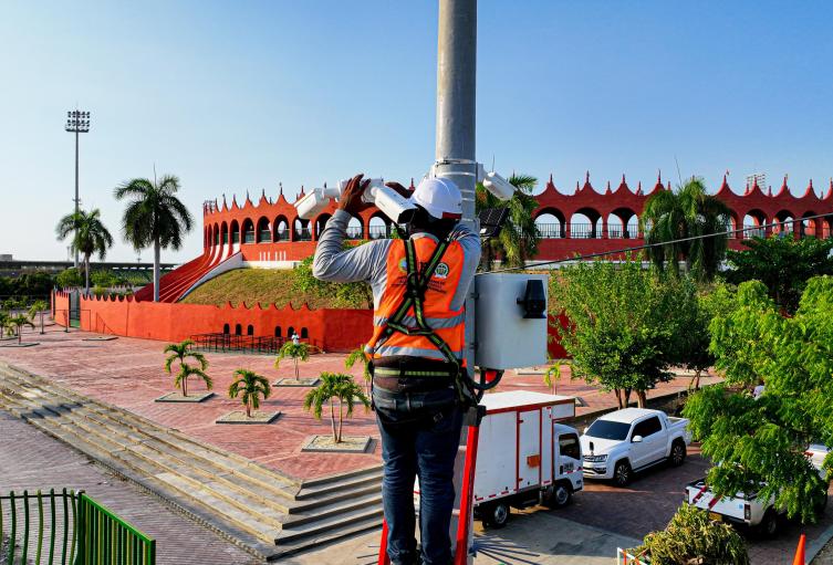 Refuerzan seguridad en la Villa Olímpica y la Plaza de Todos con nueva sala de monitoreo