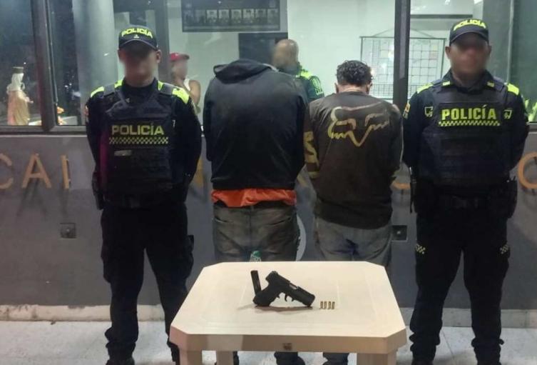 Capturados dos sujetos tras robar unas prendas de oro en Cartagena