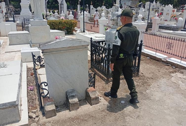Policía de Bolívar refuerza seguridad en cementerios durante el Viernes Santo