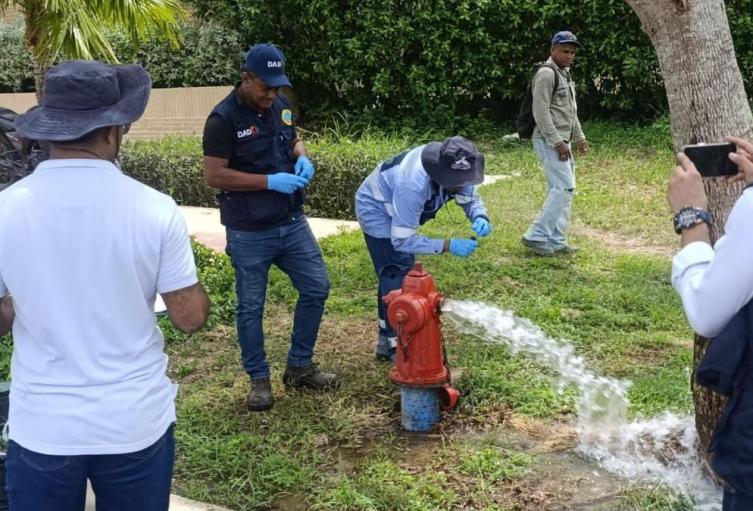 Investigación del color y sabor del agua