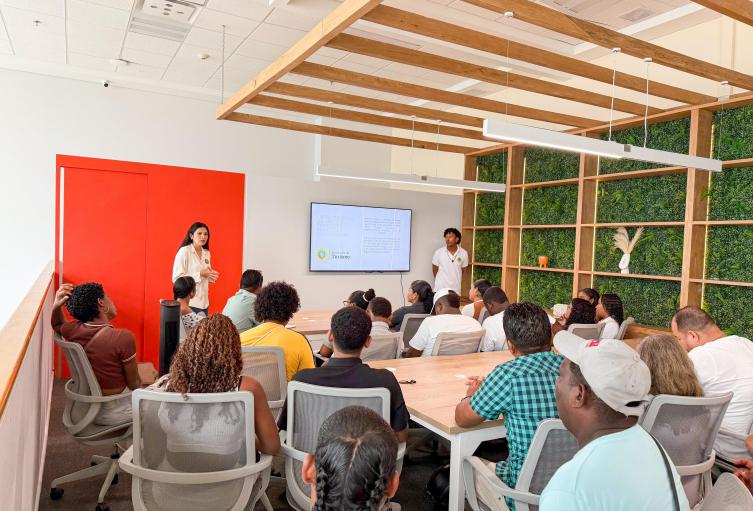 Más de 60 prestadores turísticos de Cartagena se capacitaron en Diseño y Creación de Producto Turístico