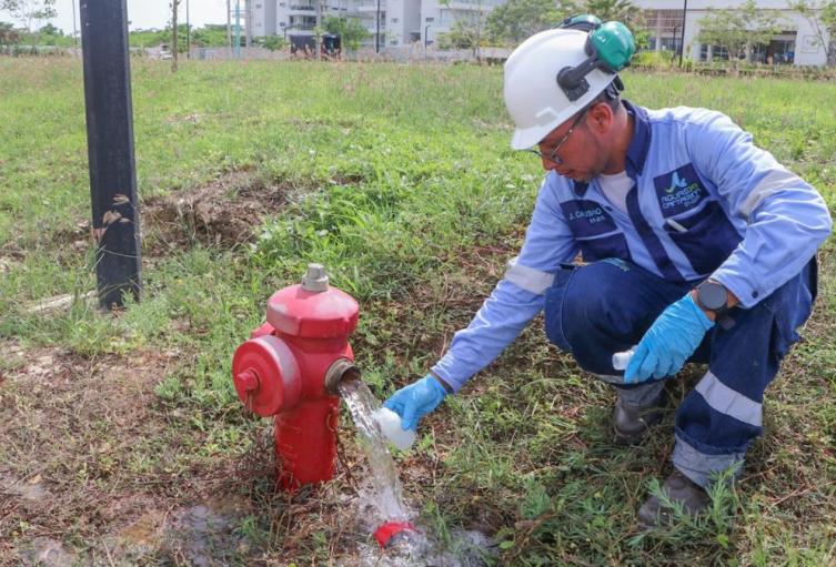 Tomas de muestra por parte de equipo Aguas de Cartagena