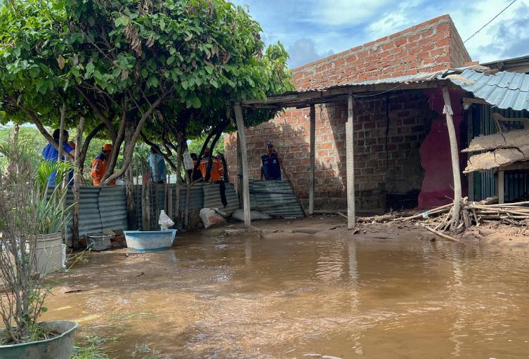 Afectaciones dejaron fuertes lluvias en Barrancas y Fonseca.