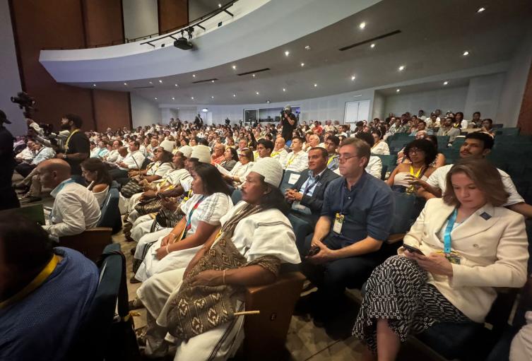 'Conferencia CAF: Iberoamérica 500+', que reúne a expertos internacionales, autoridades locales y representantes de comunidades originarias.