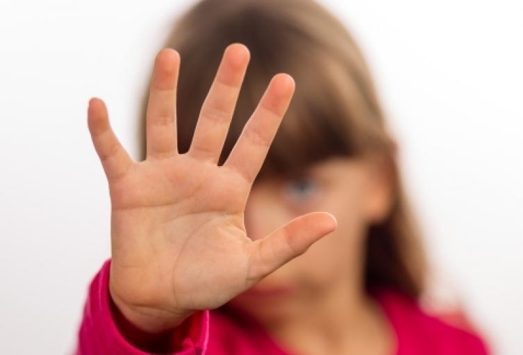 Contra el abuso infantil