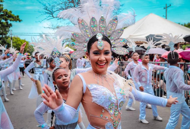 Desfile folclórico de la edición 65 de la Fuesta del Mar