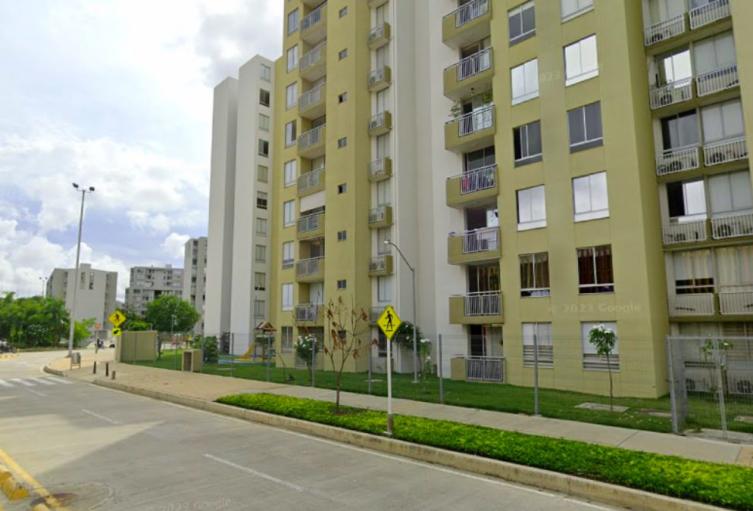 Una de las entradas a la zona residencial