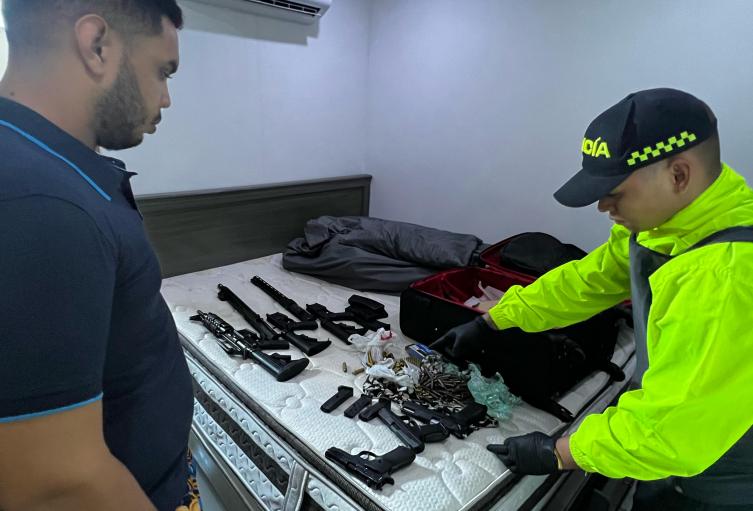 Fue incautado un importante arsenal compuesto por armas de fuego de corto y largo alcance