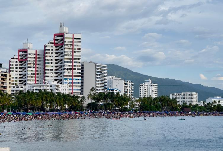 Santa Marta y el Magdalena viven repunte turístico con más de 300 mil visitantes en temporada de mitad de año