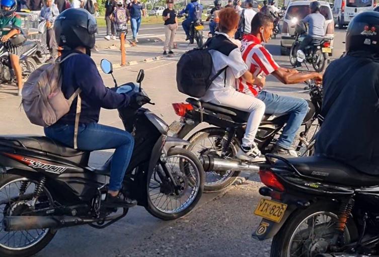 En Barranquilla el gremio rechaza esta medida, mientras otros ciudadanos aseguran que sería una solución