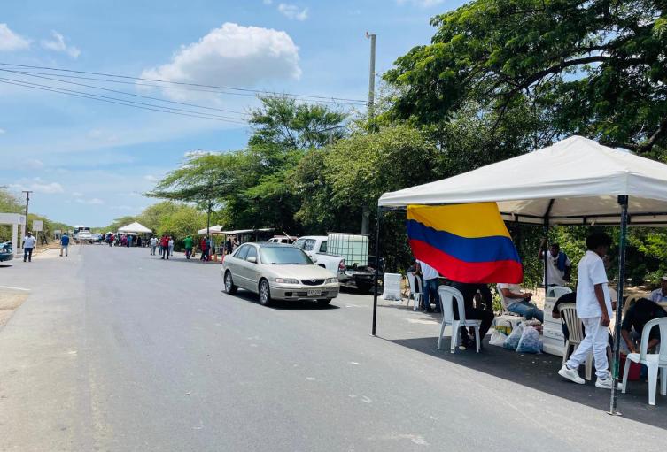 Bloqueo en La Guajira por mal servicio de energía de la empresa Air-e.