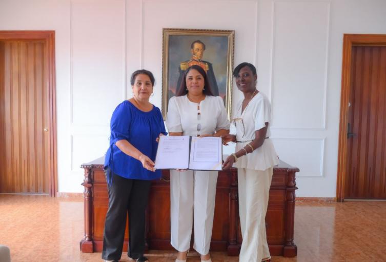 Expertos cubanos llegan al Magdalena para fortalecer la alfabetización de adultos