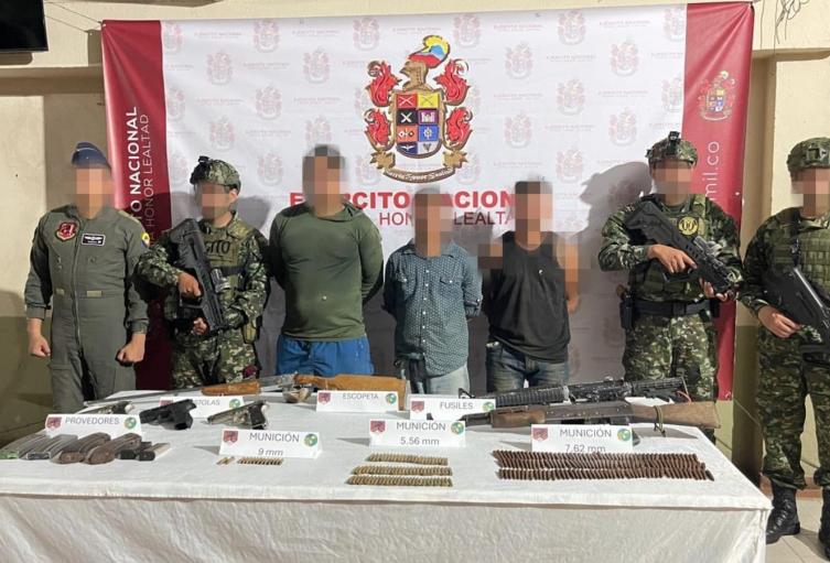 Ejército capturó a tres presuntos miembros del Clan del Golfo en el sur de Bolívar 
