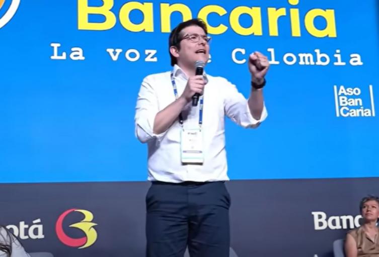 El último debate público de Miguel Uribe antes del atentado que lo dejó gravemente herido