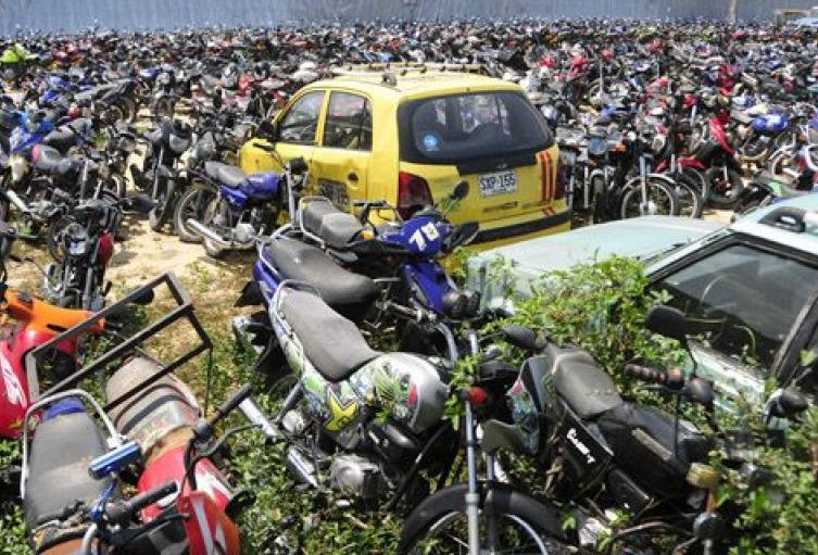 Exfuncionarios de Movilidad en la mira por desaparición de vehículos en patios oficiales de Santa Marta