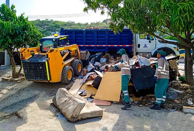 ESSMAR asegura supervisión permanente al servicio de aseo en Santa Marta tras contingencia por lluvias