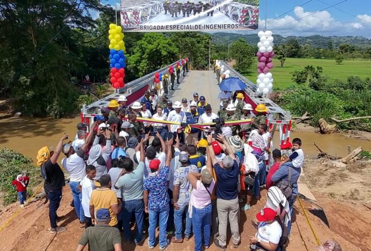 Ambas obras fortalecen el comercio de productos agrícolas, impulsan la agroindustria y garantizan el acceso a servicios básicos.