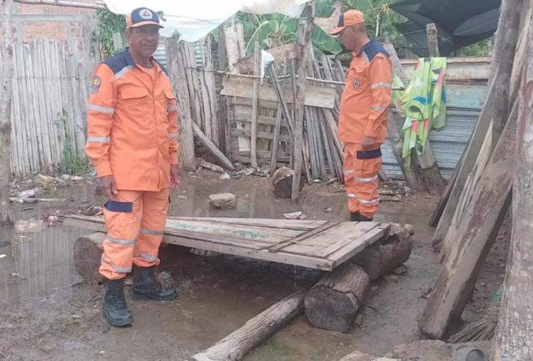 Más de dos semanas después del vendaval en Chimichagua, en el departamento del Cesar, la situación de las familias damnificadas continúa siendo crítica.