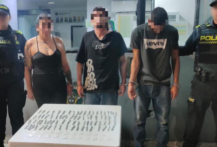 Encuentran drogas ocultas bajo las tablas del muelle turístico en el Centro Histórico de Cartagena  