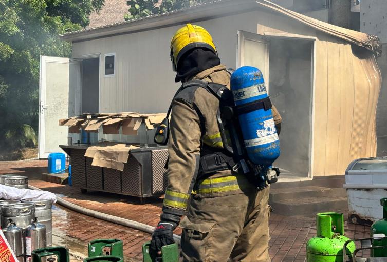 Incendio consumió restaurante de un hotel en Manzanillo zona norte de Cartagena 