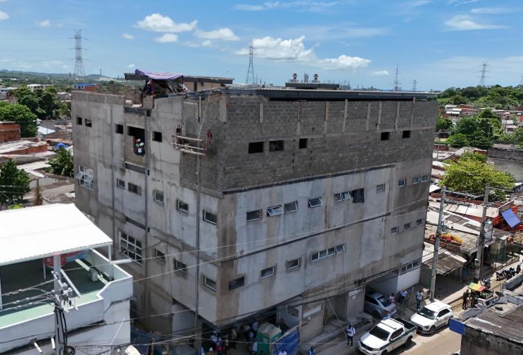 Hospital de Nelson Mandela 67 % de avance | sep 2025