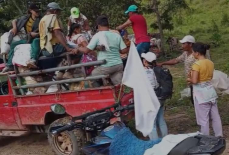Más de mil personas desplazadas