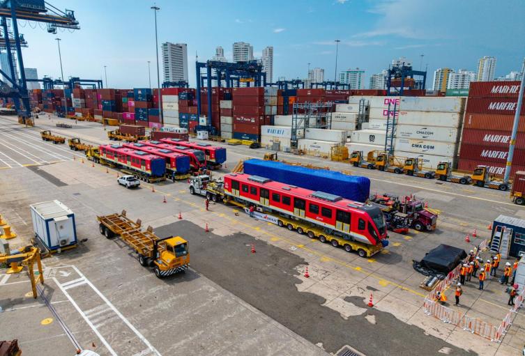 Vagones del Metro de Bogotá en Puerto de Cartagena