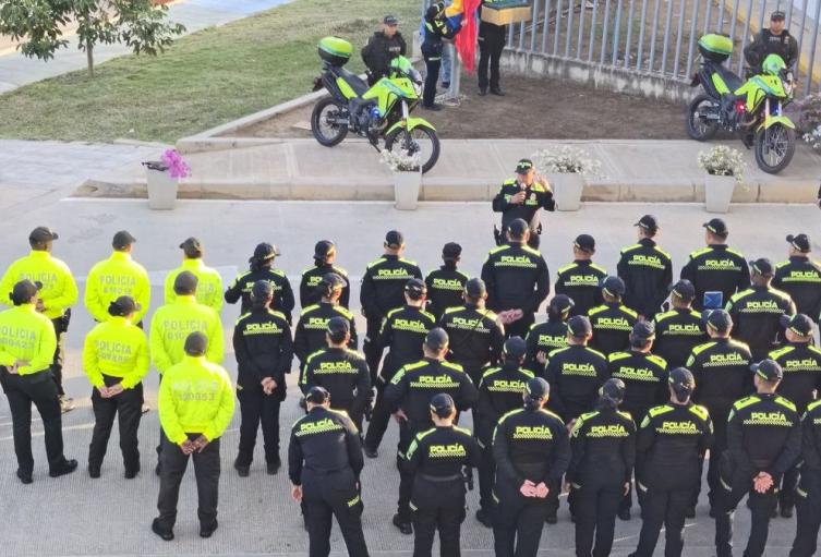 Entre las medidas anunciadas se encuentra la prohibición de caravanas de motociclistas, debido al riesgo que representan para la movilidad y la seguridad ciudadana.