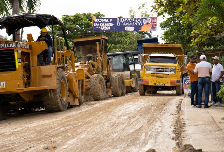 Reconstrucción de la vía Arjona-Las Piedras 