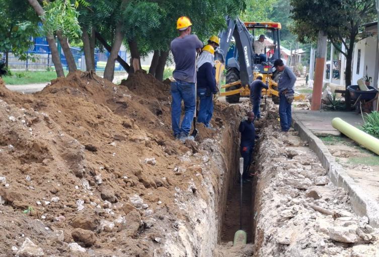Obras de alcantarillado en El Guamo Obras de alcantarillado en El Guamo