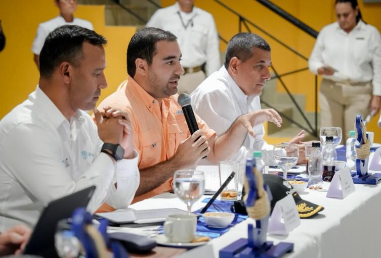 Gobernador de Bolívar, alcalde de Cartagena y ministro de defensa 