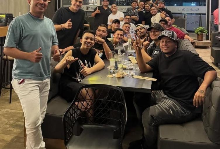 Samuel Morales y su grupo vallenato.