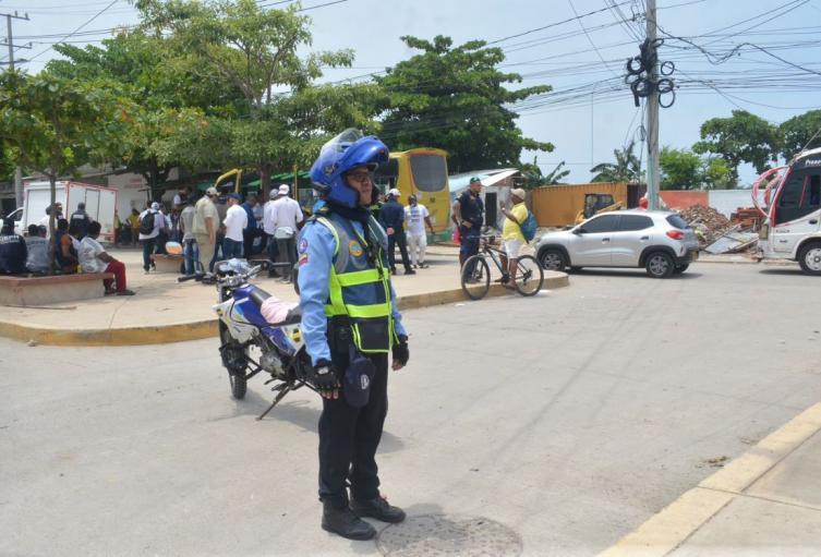 DATT intensifica operativos y controla el mal parqueo en Cartagena DATT intensifica operativos y controla el mal parqueo en Cartagena
