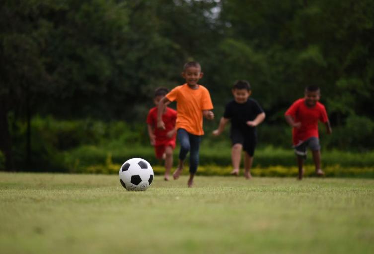 Niño llora al ser fichado por Atlético Nacional (imagen de referencia) Niño llora al ser fichado por Atlético Nacional (imagen de referencia)