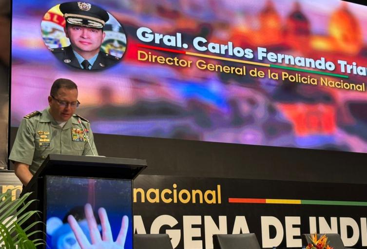 Mayor General Carlos Fernando Triana, director de la Policía Nacional en medio de la Segunda Cumbre Internacional contra la Trata de Personas en Cartagena 