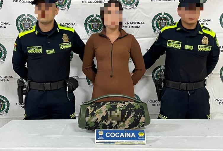 En un parlante: así pretendían camuflar 35 paquetes de cocaína en el aeropuerto de Cartagena  