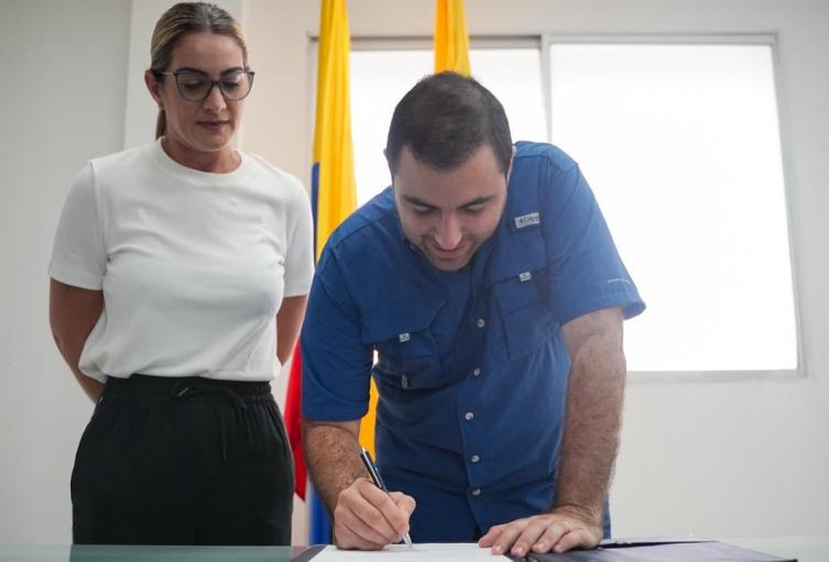 Gobernador de Bolívar, Yamil Arana, la primera Política Pública de Salud Mental Oct 11