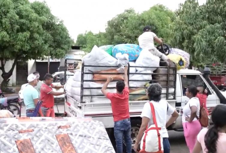 Habitantes retornan a sus casas luego de haber sido desplazados