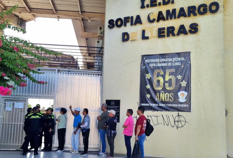 Las autoridades se encuentran custodiando los puntos de votación 