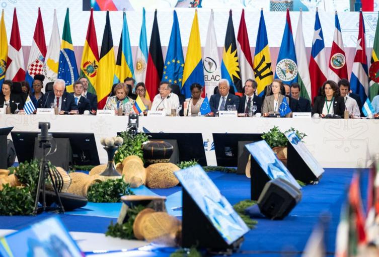 Cumbre CELAC-UE se celebra con vacíos en la mesa que revelan liderazgo fragmentado