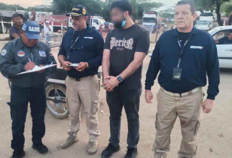 Migración Colombia deporta a ciudadano iraní interceptado en la frontera con Venezuela