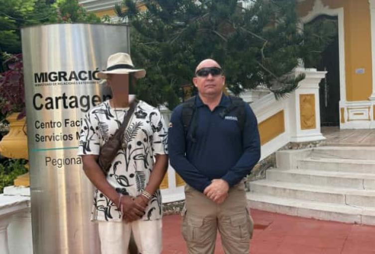 Expulsan de Cartagena a estadounidense por alteración del orden público y no pago de cuentas en restaurantes 