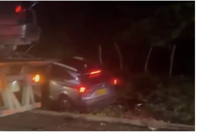 Accidente vía al mar 