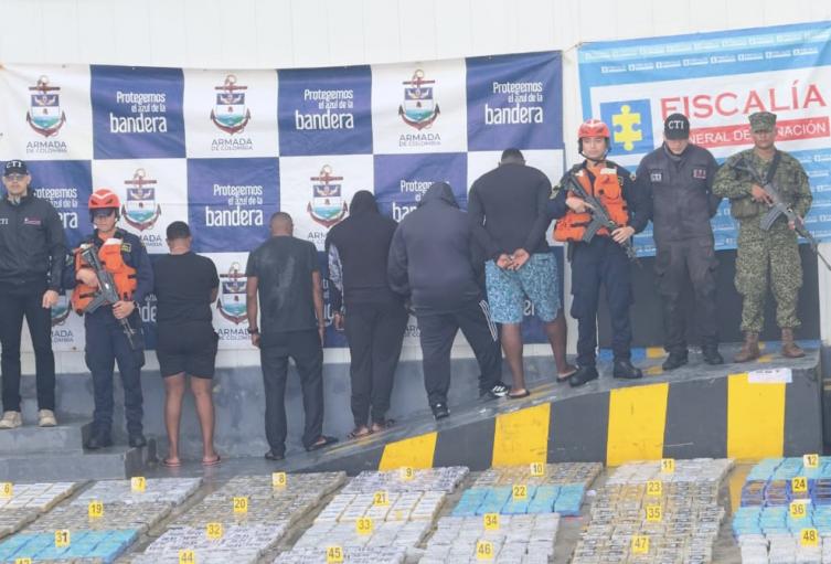 Armada de Colombia incauta 4.5 toneladas de narcóticos en el Caribe