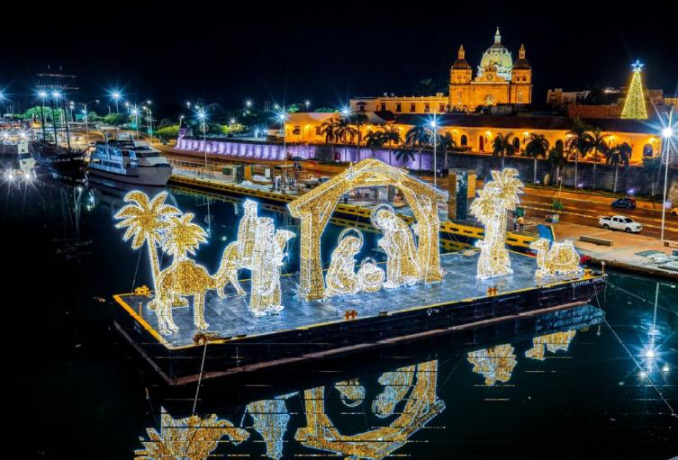 Cartagena enciende su alumbrado y pesebre gigante