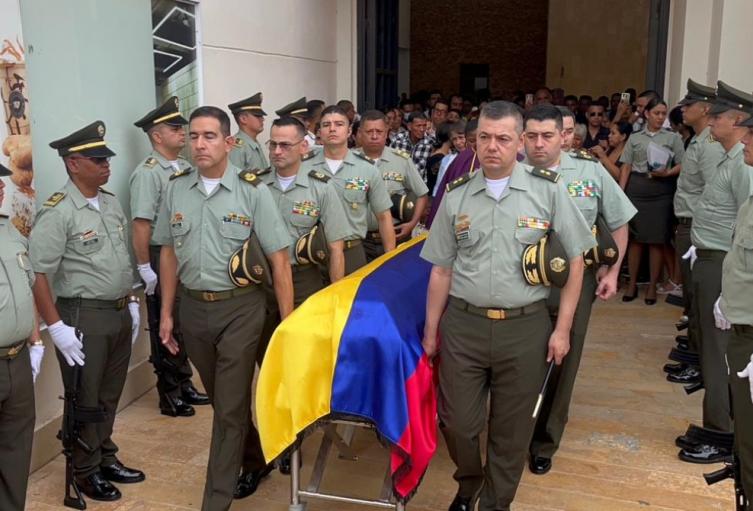 Entre dolor y despedidas, familiares de la patrullera asesinada en Valledupar afirman que hablar a tiempo podría haber salvado su vida.