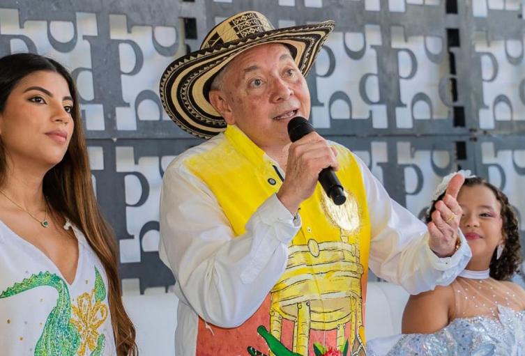 Alcalde Luis Alberto Fernández anuncia decreto con restricciones